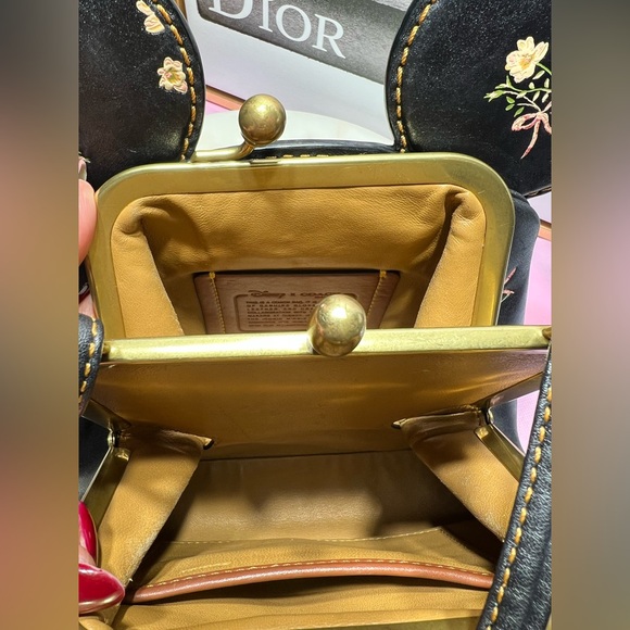 Disney X Coach Minnie Mouse Kisslock Bag Floral Black Bag GUC - Picture 14 of 16